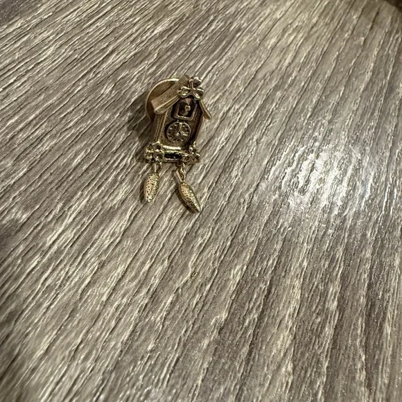 VTG Signed AVON Gold Tone CUCKOO CLOCK Pin Brooch - Picture 4 of 8